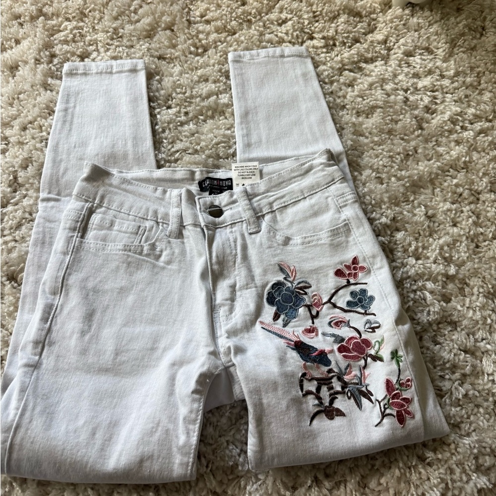 Fashion Nova Crisp White Denim embroidery vintage Y2K style